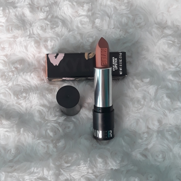 Kylie Cosmetics 💋 • "Nova" Lipstick - Picture 5 of 7